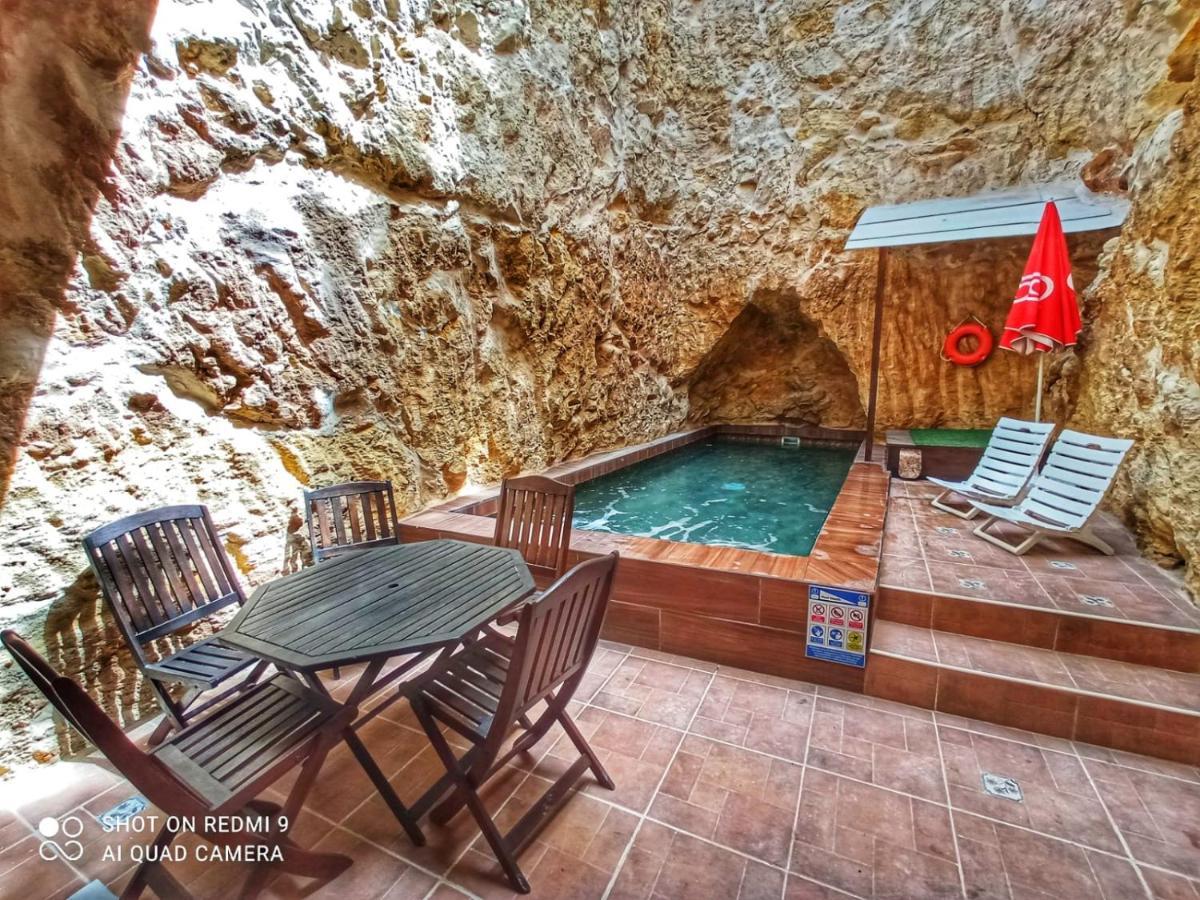 Town House With Private Pool In Village Centre Kalkara Esterno foto