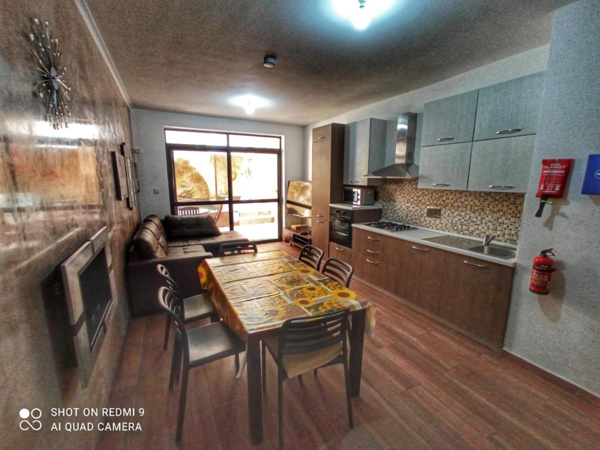 Town House With Private Pool In Village Centre Kalkara Esterno foto