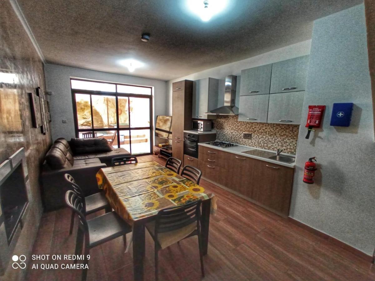 Town House With Private Pool In Village Centre Kalkara Esterno foto