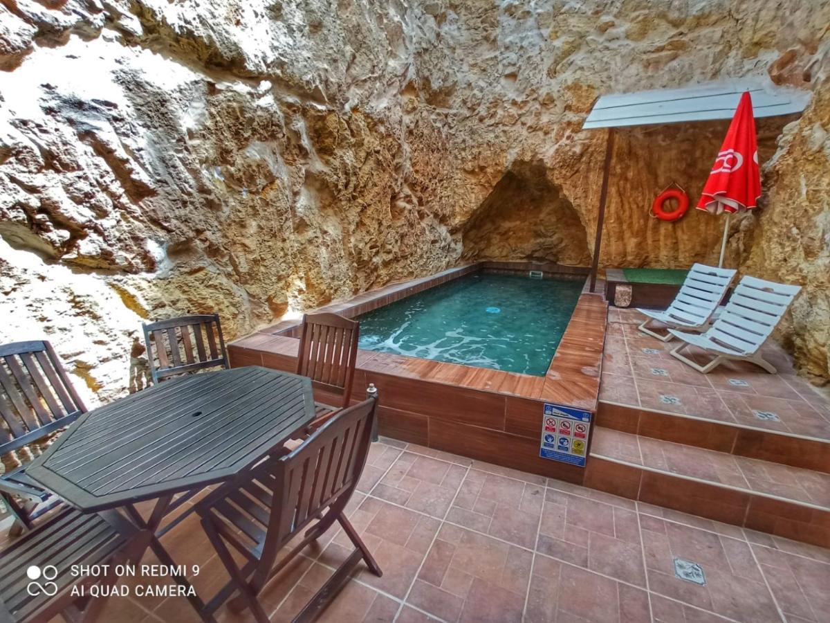 Town House With Private Pool In Village Centre Kalkara Esterno foto